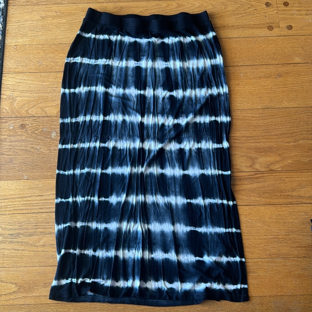 Gloria Vanderbilt Women’s Medium Maxi Skirt Black and White Tie-Dye